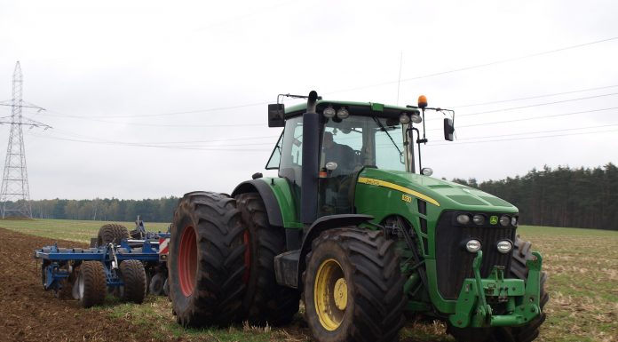 Piese de schimb tractoare marca John Deere Piese de schimb tractoare John Deere