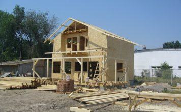O firmă serioasă de construcţii CASE DIN LEMN ecologice, moderne și economice firma constructii case pe structura din lemn