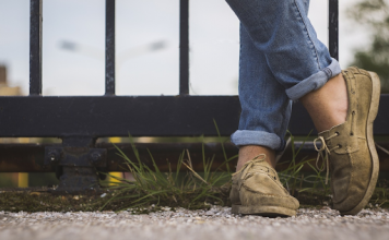 Cu ce se poartă mocasinii în ținutele bărbătești Cu ce se poartă mocasinii în ținutele bărbătești