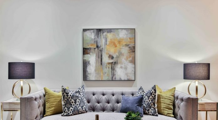 Cum să-ți decorezi apartamentul cu artă abstractă Cum să-ți decorezi apartamentul cu artă abstractă