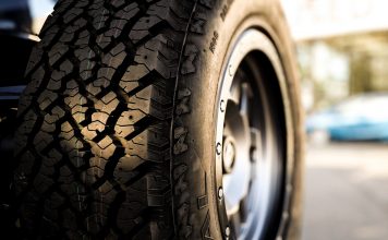 Umflarea/schimbarea anvelopelor în regie proprie: 5 scule și unelte necesare Umflarea/schimbarea anvelopelor în regie proprie: 5 scule și unelte necesare