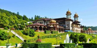 Bucureştenii adoră clipele de relaxare petrecute în staţiunea montană Slănic Moldova Bucureştenii adoră clipele de relaxare petrecute în staţiunea montană Slănic Moldova