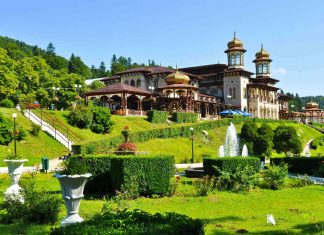 Bucureştenii adoră clipele de relaxare petrecute în staţiunea montană Slănic Moldova Bucureştenii adoră clipele de relaxare petrecute în staţiunea montană Slănic Moldova
