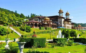 Bucureştenii adoră clipele de relaxare petrecute în staţiunea montană Slănic Moldova Bucureştenii adoră clipele de relaxare petrecute în staţiunea montană Slănic Moldova