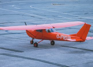 Cât costă să faci o școală de aviație în România? Cât costă să faci o școală de aviație în România?