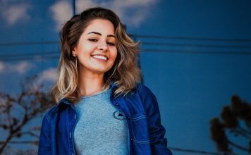 Albirea profesională a dinţilor utilizând noile tehnologii Albirea profesională a dinţilor utilizând noile tehnologii