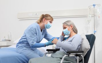 Care sunt beneficiile cazării într-un cămin de bătrâni Care sunt beneficiile cazării într-un cămin de bătrâni