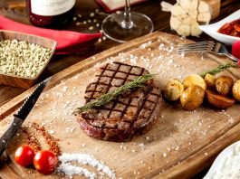 Ceafă de porc: 5 rețete delicioase pentru o carne gustoasă și suculentă Ceafă de porc: 5 rețete delicioase pentru o carne gustoasă și suculentă