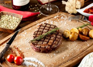 Ceafă de porc: 5 rețete delicioase pentru o carne gustoasă și suculentă Ceafă de porc: 5 rețete delicioase pentru o carne gustoasă și suculentă