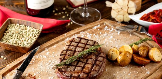 Ceafă de porc: 5 rețete delicioase pentru o carne gustoasă și suculentă Ceafă de porc: 5 rețete delicioase pentru o carne gustoasă și suculentă