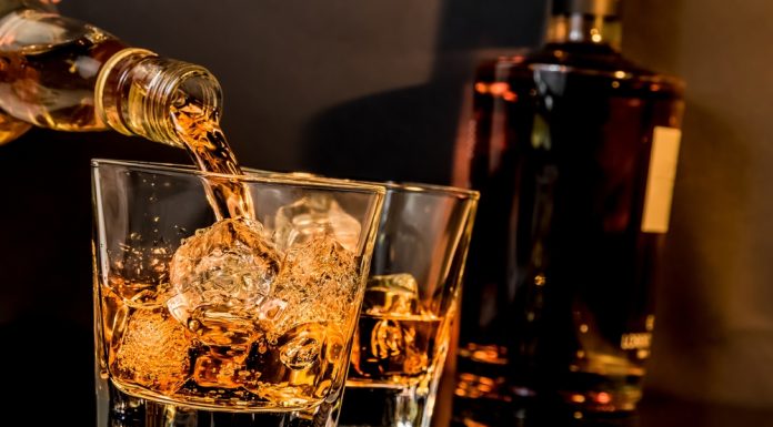 Top 3 cadouri perfecte pentru iubitorii de whisky Top 3 cadouri perfecte pentru iubitorii de whisky