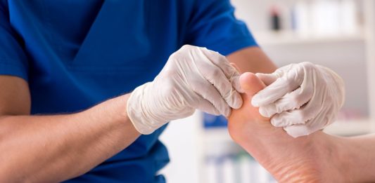 Ai dureri la mers sau unghii deformate? Află cum te poate ajuta un podolog Ai dureri la mers sau unghii deformate? Află cum te poate ajuta un podolog