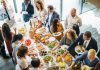 Catering pentru team buildinguri: soluția practică pentru mese organizate Catering pentru team buildinguri: soluția practică pentru mese organizate
