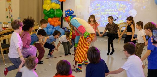 Cum transformi aniversarea copilului tău într-o zi de neuitat în Timișoara, fără stresul organizării Cum transformi aniversarea copilului tău într-o zi de neuitat în Timișoara, fără stresul organizării