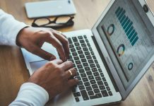 De la pix şi hârtie la aplicații: digitalizarea meseriilor care păreau ferite de tehnologie De la pix şi hârtie la aplicații: digitalizarea meseriilor care păreau ferite de tehnologie